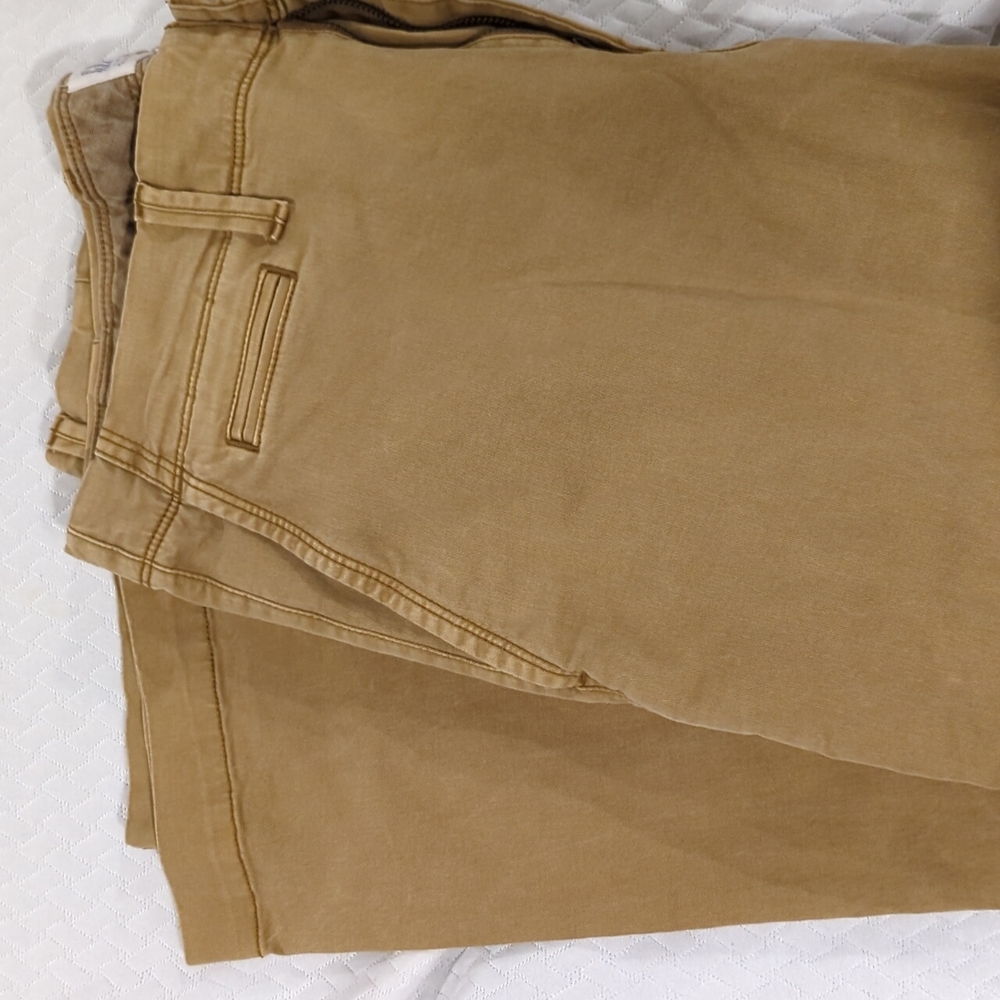 GAP Men's Khaki Pants